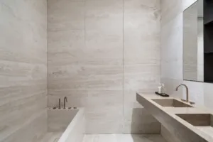 Bagno in travertino